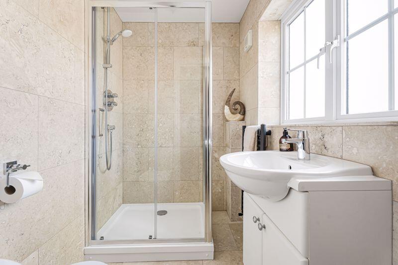 Ensuite 2