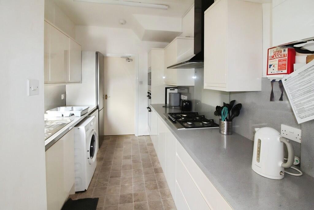 dbce9d84-kitchen ...