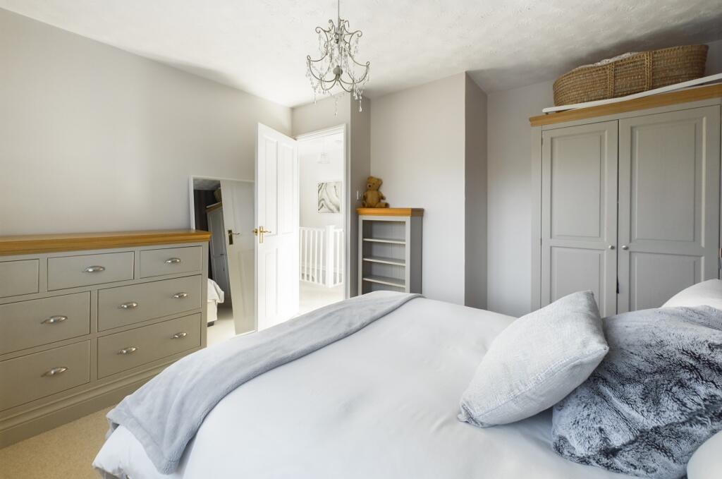 CAM02545G0-PR0325-STILL027