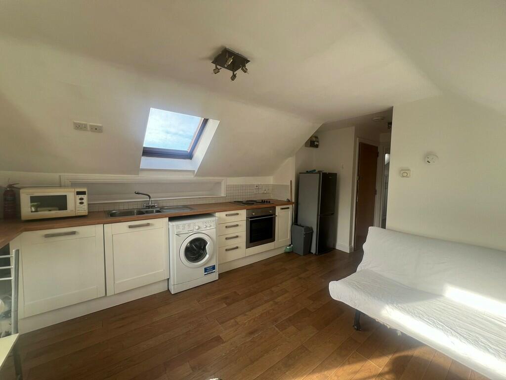 a233e368-ae00-4d7...