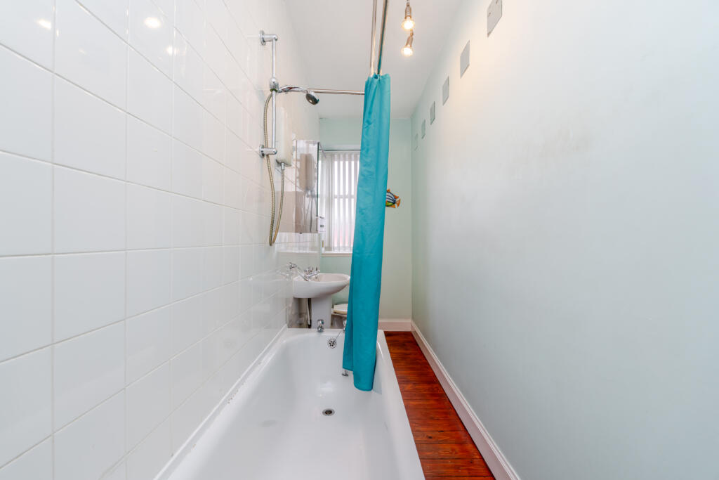 Flat3-2,2KennowayDr-8