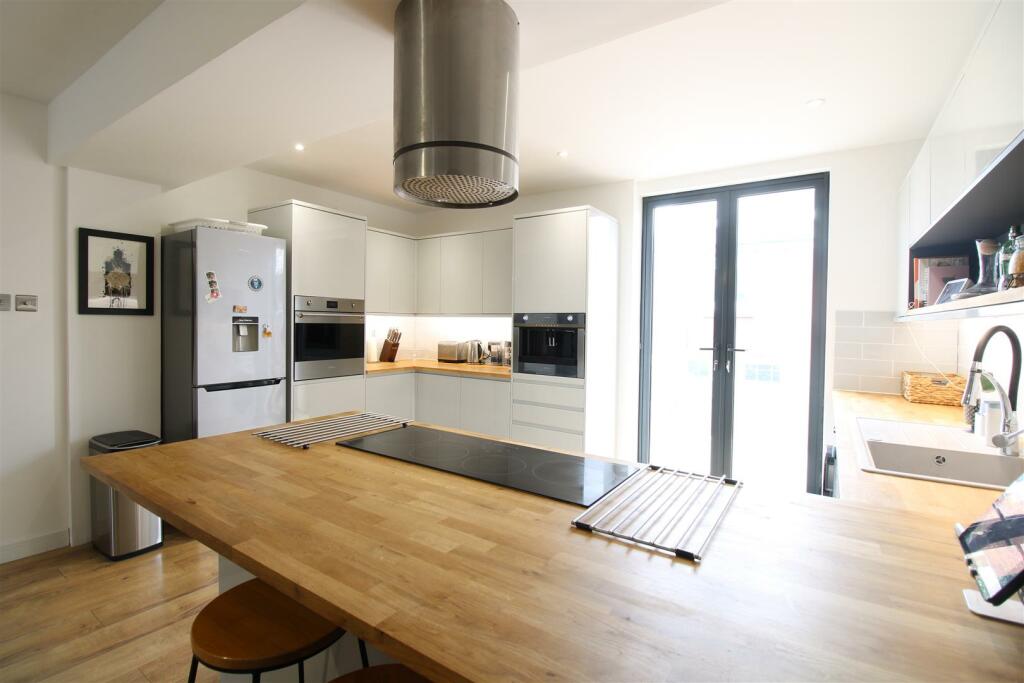 kitchen2.JPG