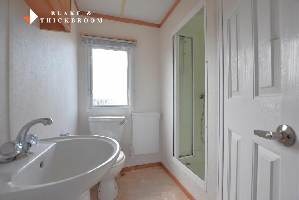 EN SUITE SHOWER ROOM