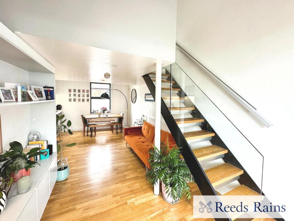 Kitchen/ Dining Area