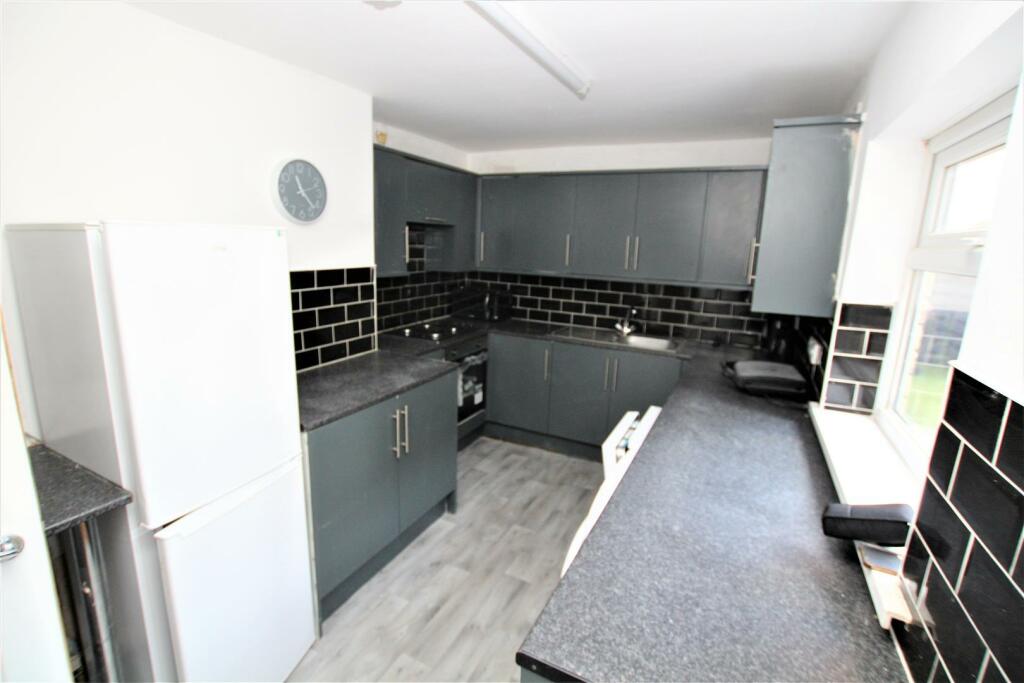 kitchen1.jpg