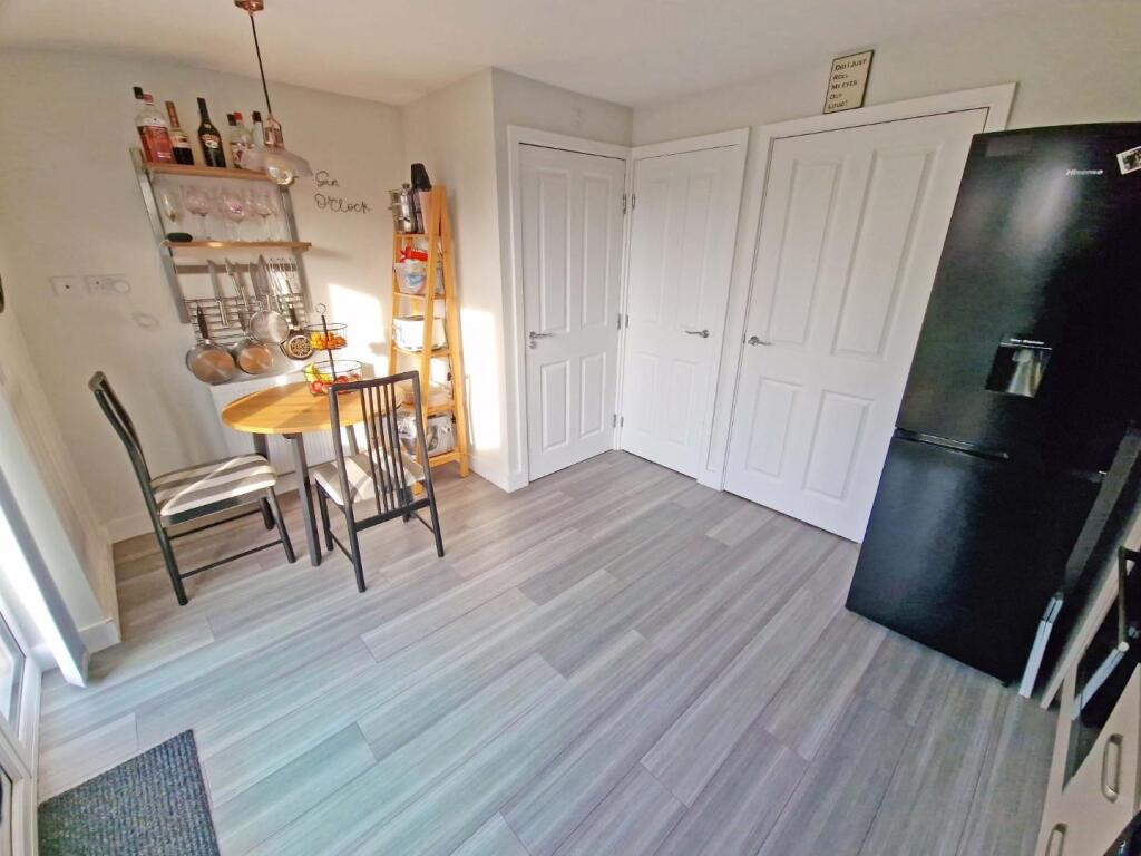 kitchen2.jpg