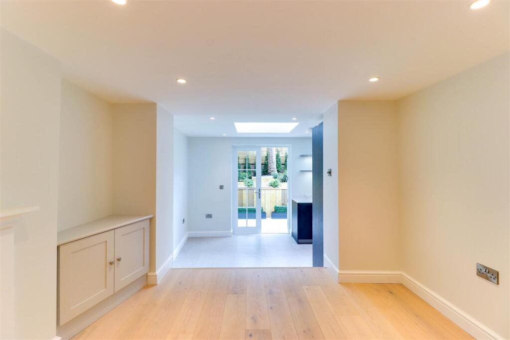 23. Reception 3.3.jpg