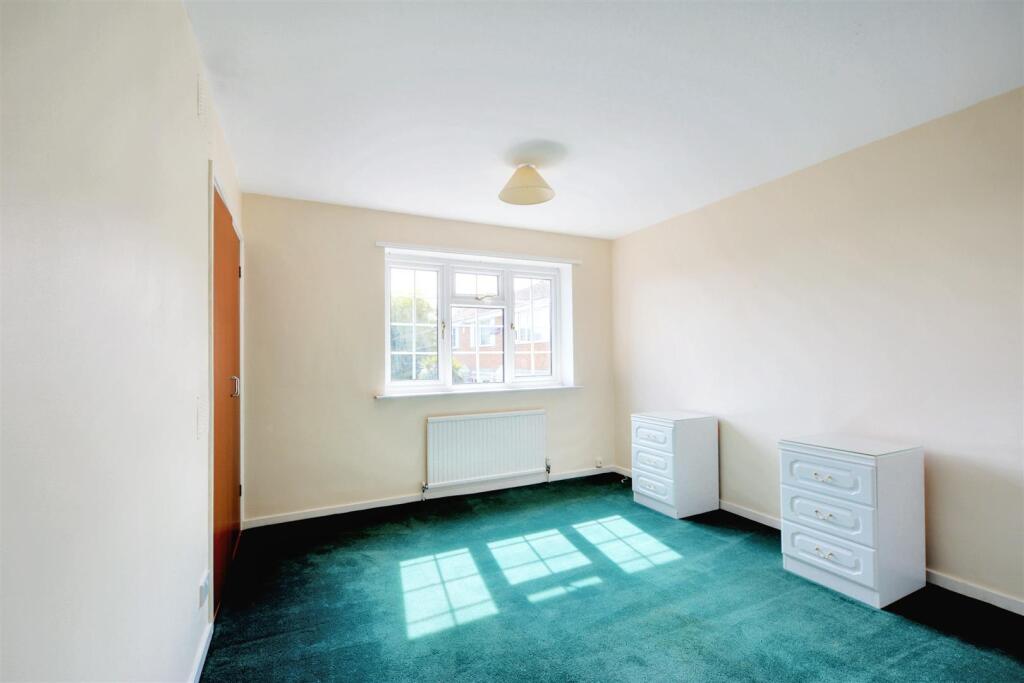 Bedroom 1_1.jpeg