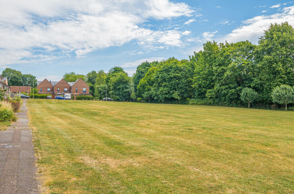 1318472-5-6863b56...