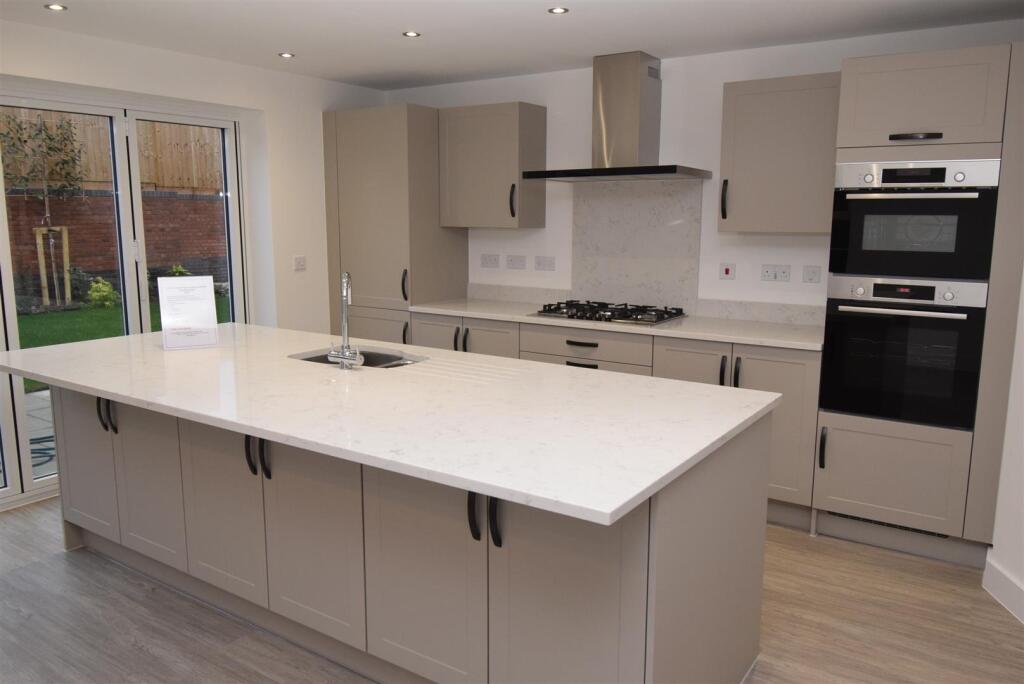 Kitchen/dining room/family room