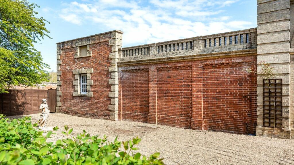 Clockhouse External