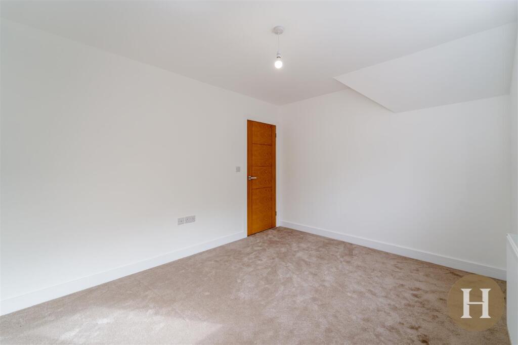 Hadleigh Estate Agents-41.jpg