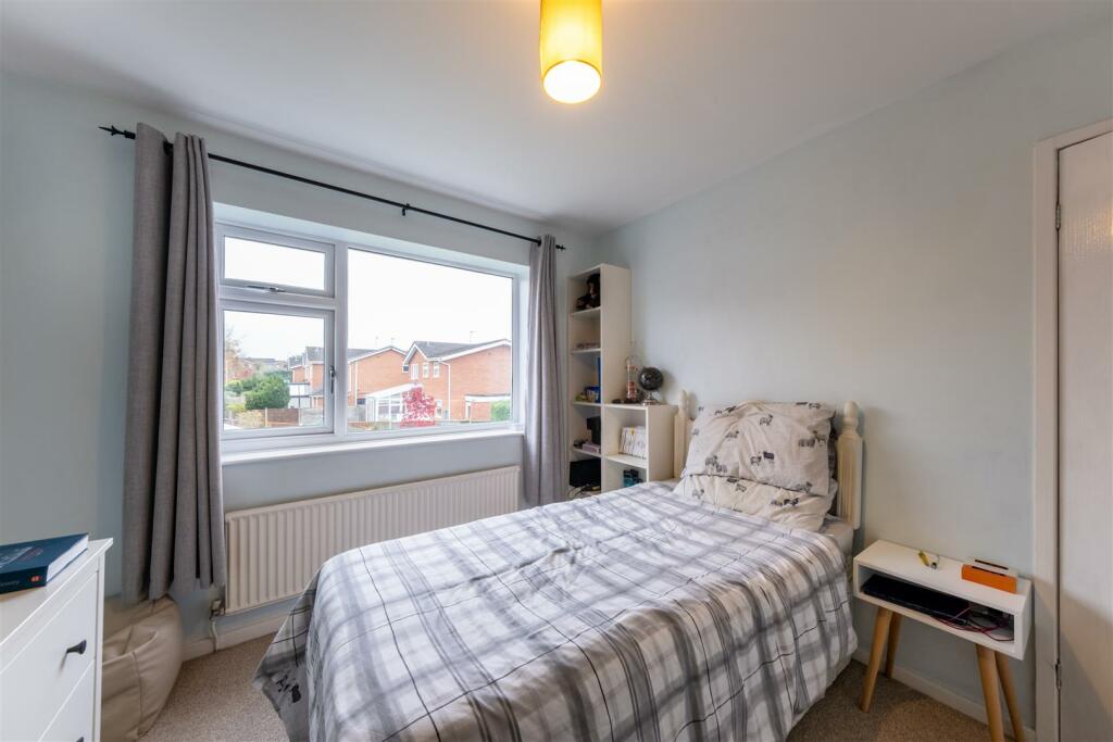 4 Oaktree Close-018.jpg