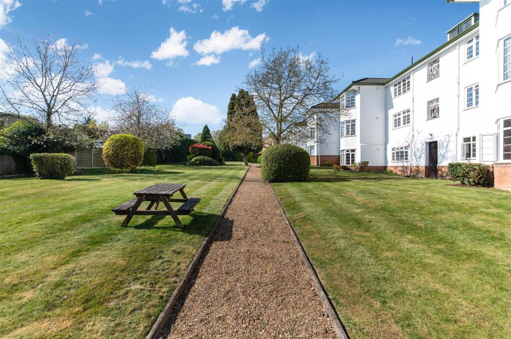 THE CHILTERNS,2-52.jpg