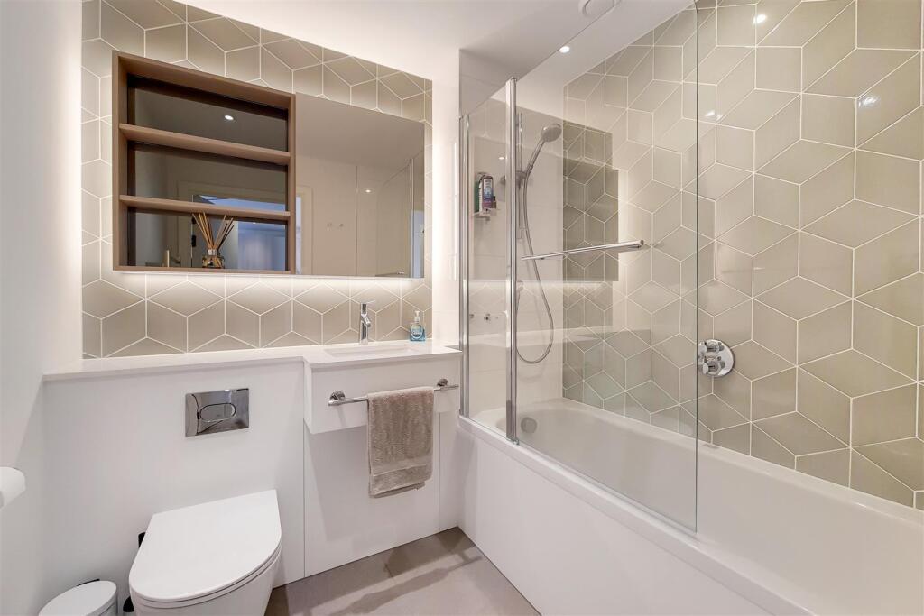 5_Bathroom-0.jpg