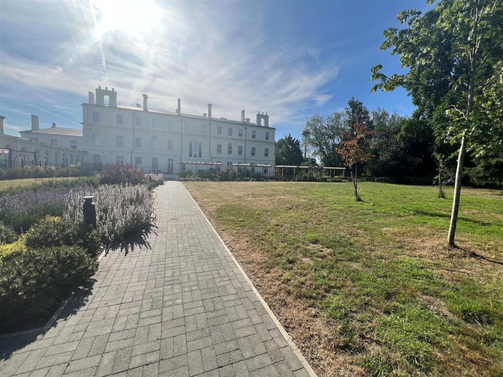 Manor House Garden 5.jpg