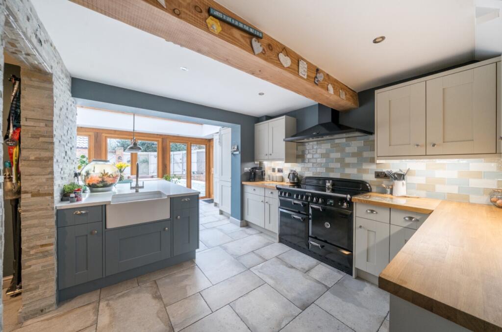 1396191-2-695cedffa73f8-ARW