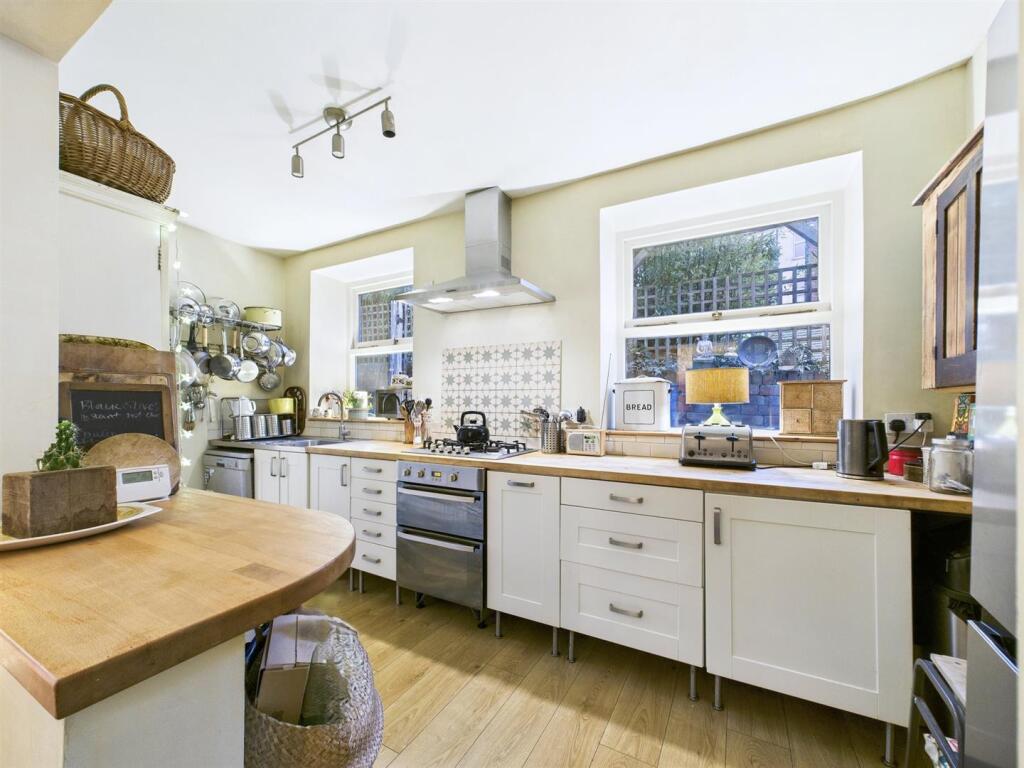 6 - 3 bedroom semi.jpg