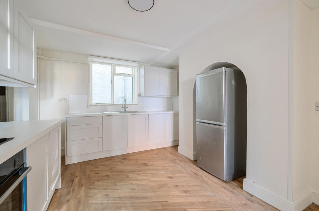 1297044-18-682ca8...