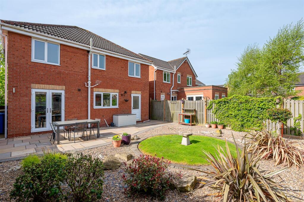 15 Whiterose drive-3.jpg