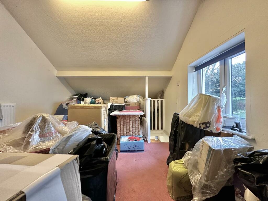 ATTIC ROOM/OCASSIONAL BEDROOM OR OFFICE
