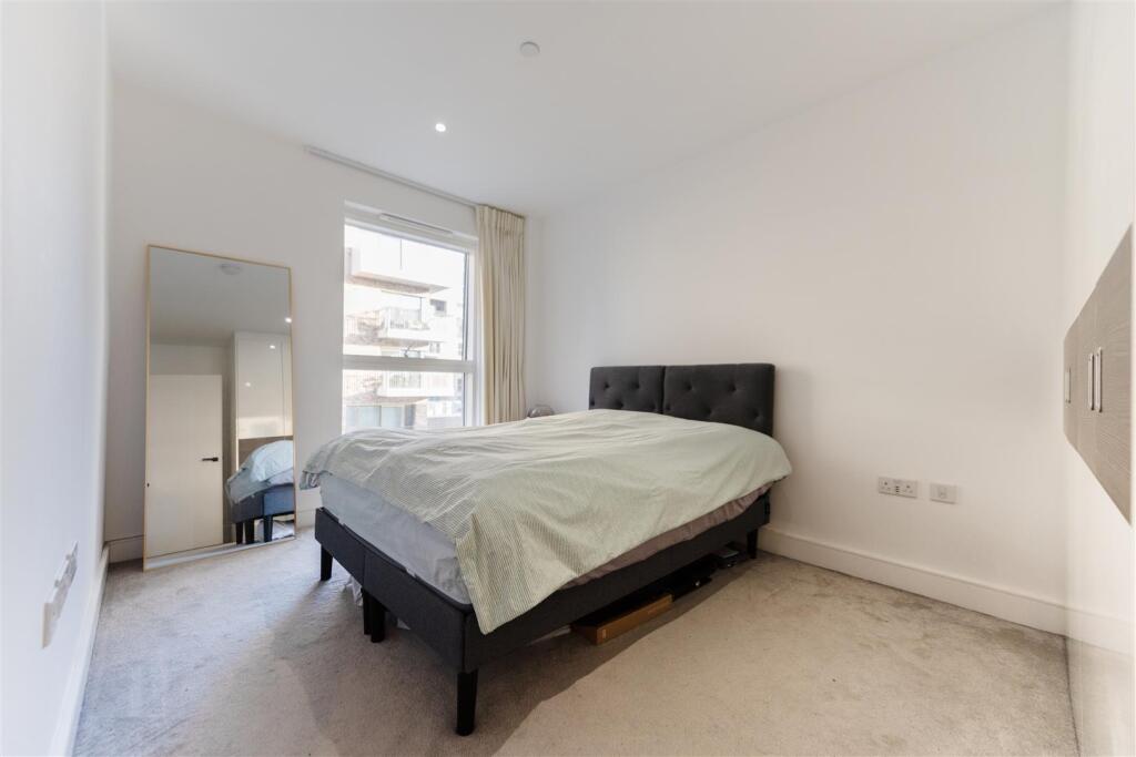 Master Bedroom .jpg