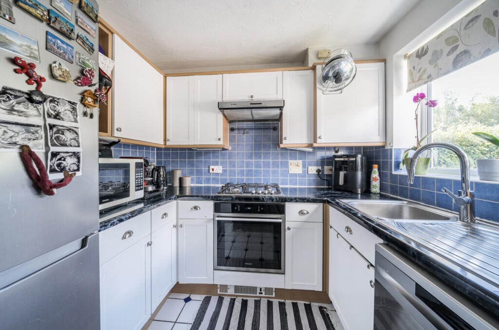 1328698-8-687e6dc...