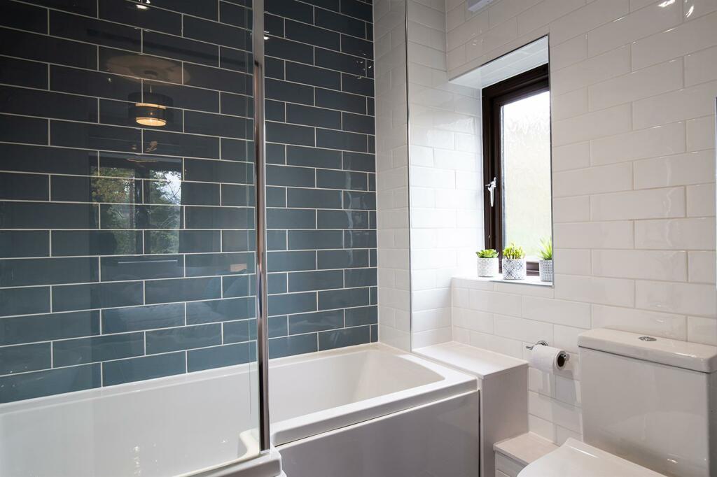 bathroom2.jpg