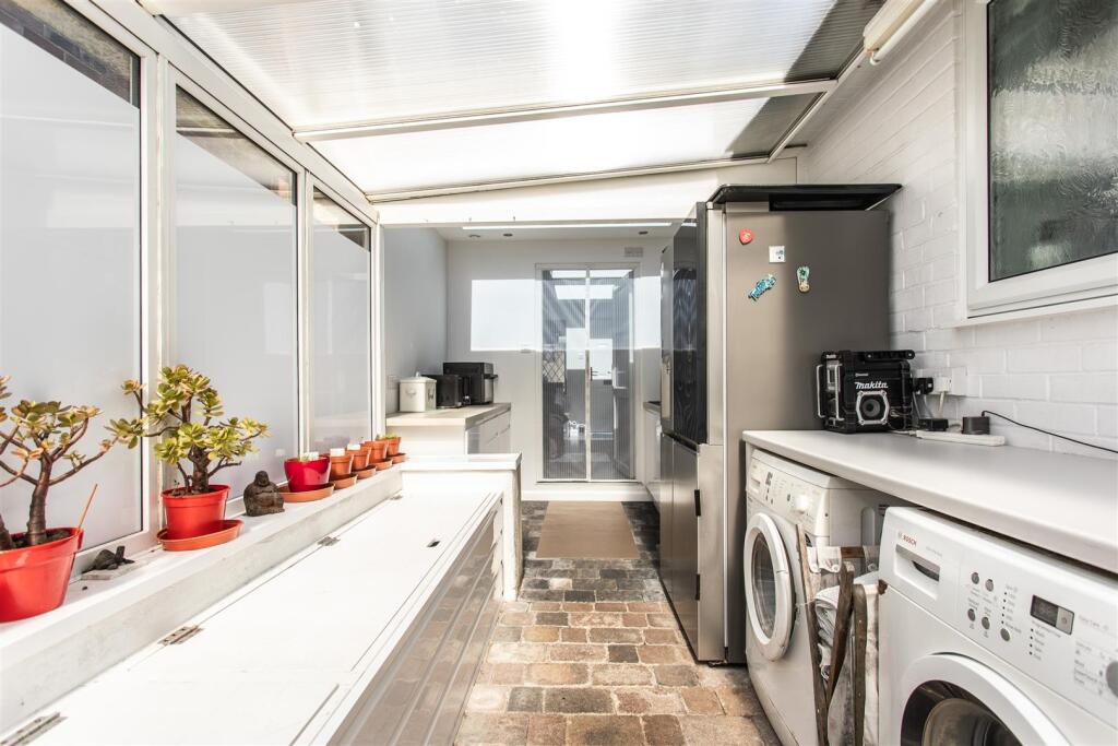 31 Claremont Road-40.jpg