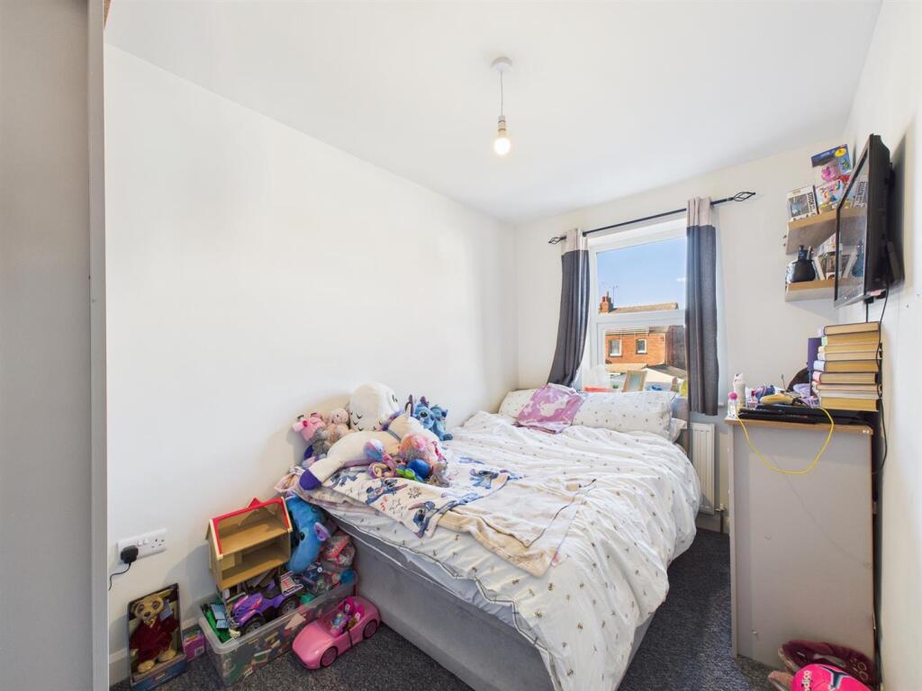 Bedroom: