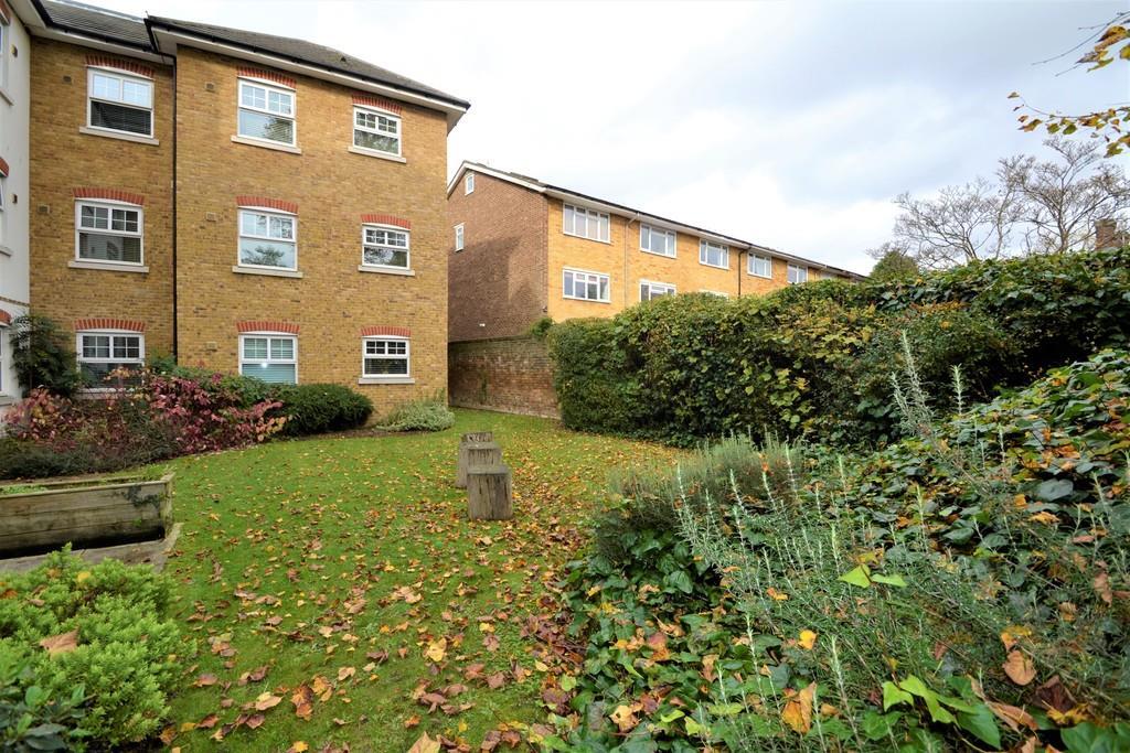 Manouse House Crt Garden.jpg