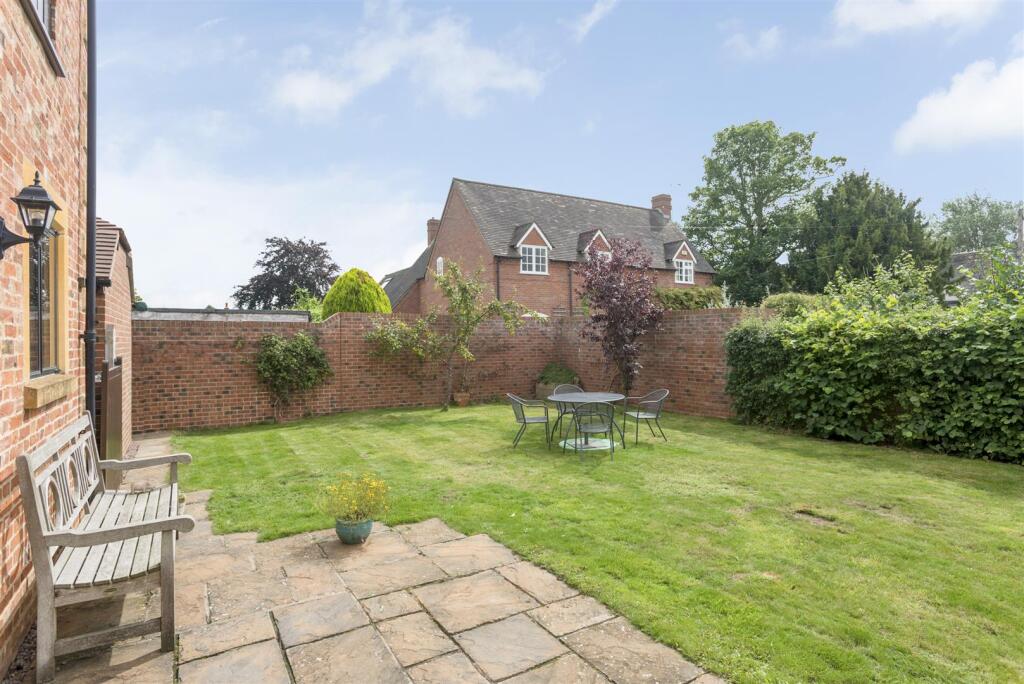 1 St Peters Court-4.jpg