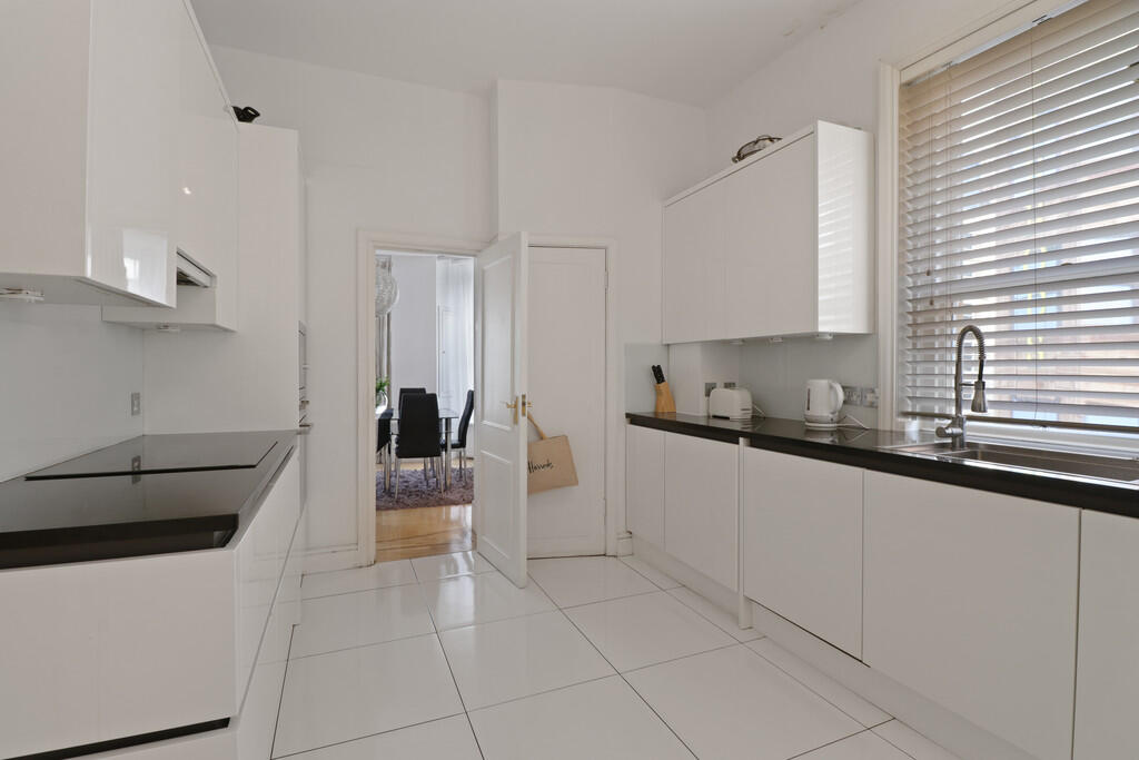5 Kitchen 2