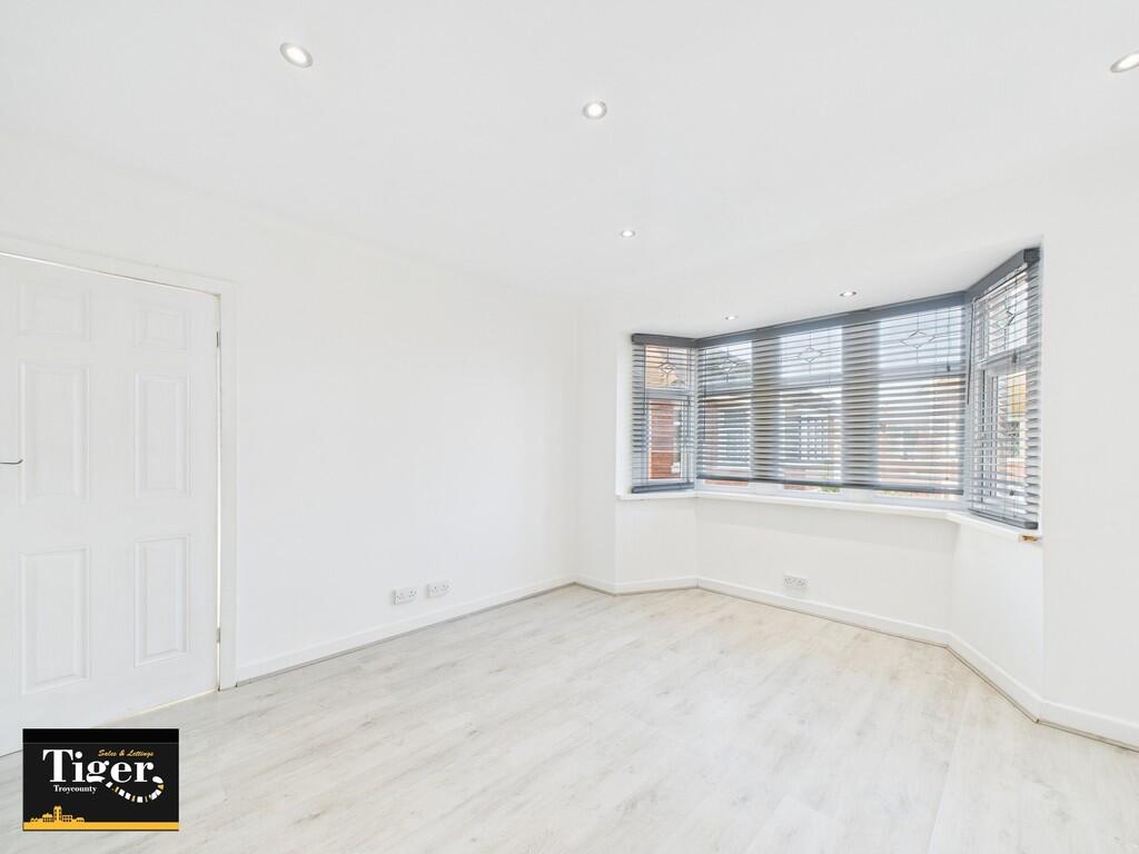 CAM02176G0-PR0508...