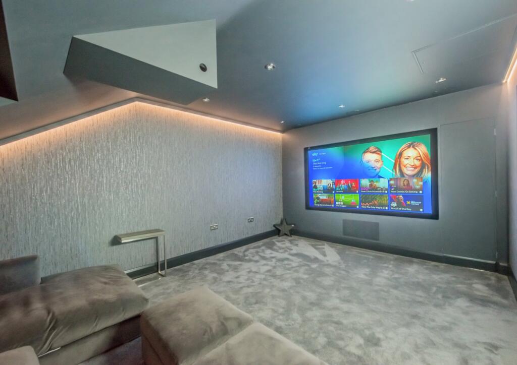 Cinema Room/Bed 5