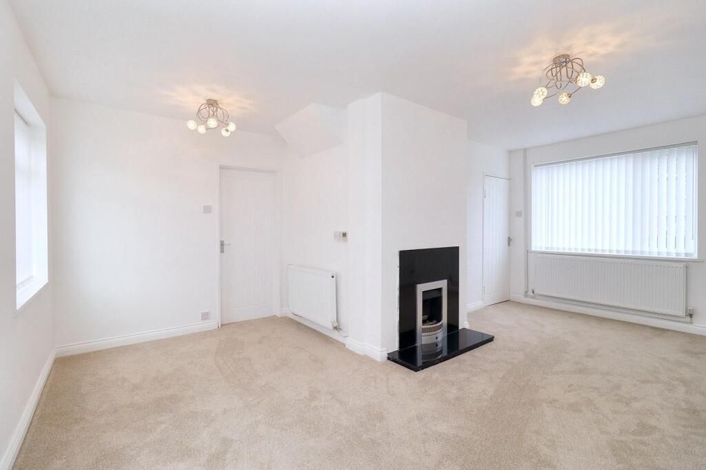 Living Room/Dining Area