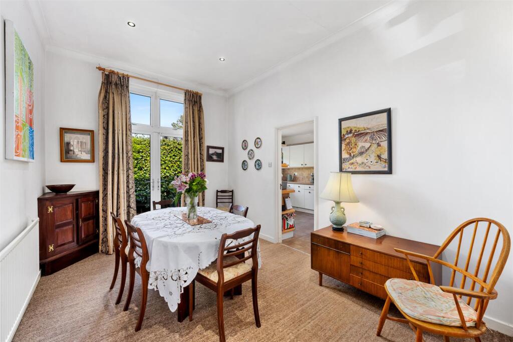 3 Cobbetts Way-10.jpg