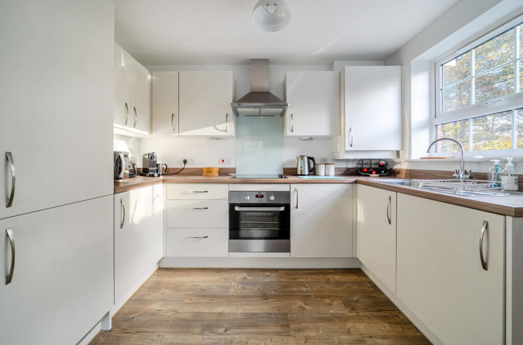 1376215-8-6929b78...