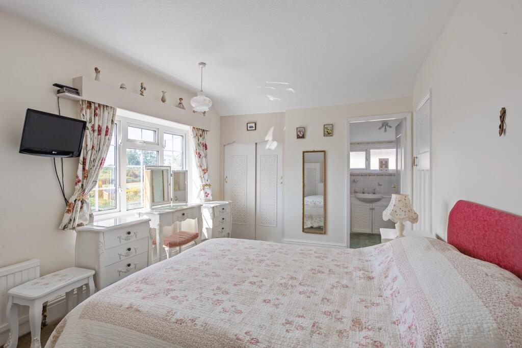 19 The Avenue, Norton-02.jpeg