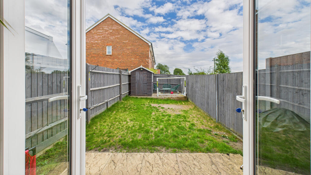 CAM04968G0-PR0051-STILL008