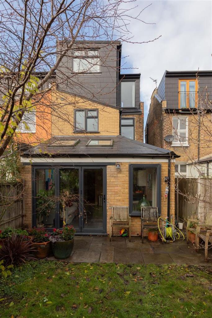 Richmond Road E11