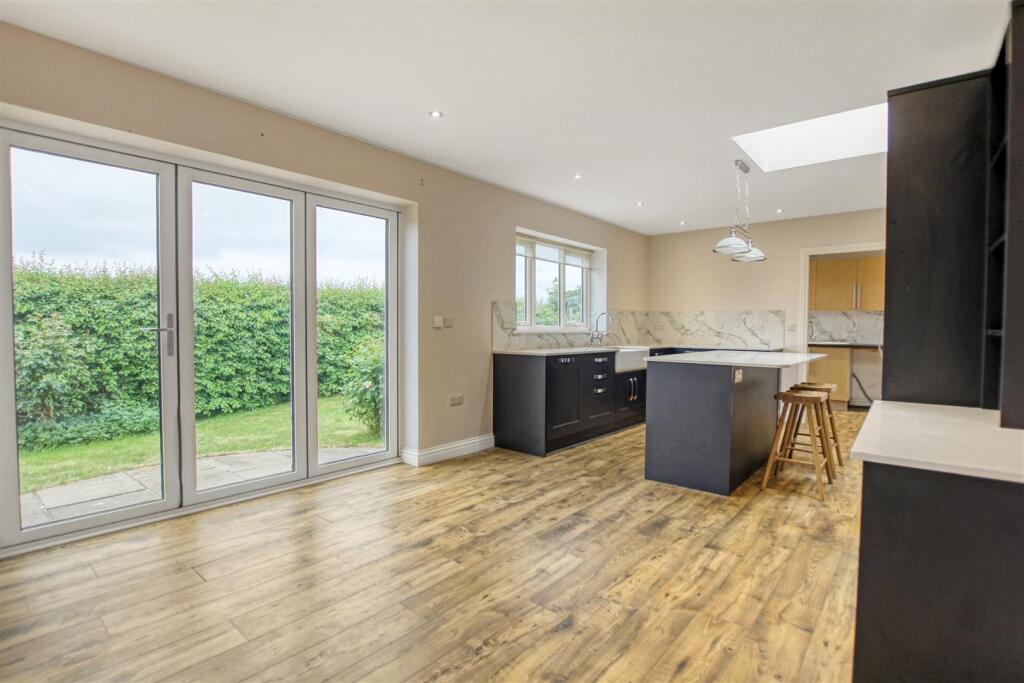 Kitchen / dining room