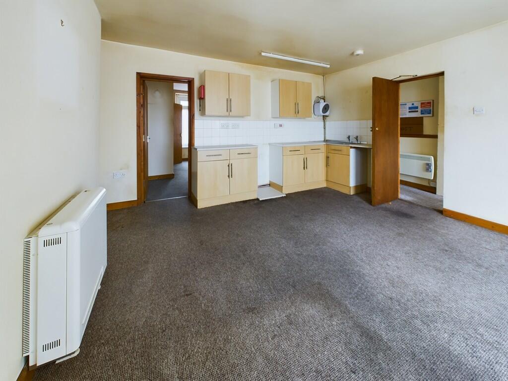 CAM03974G0-PR0102...