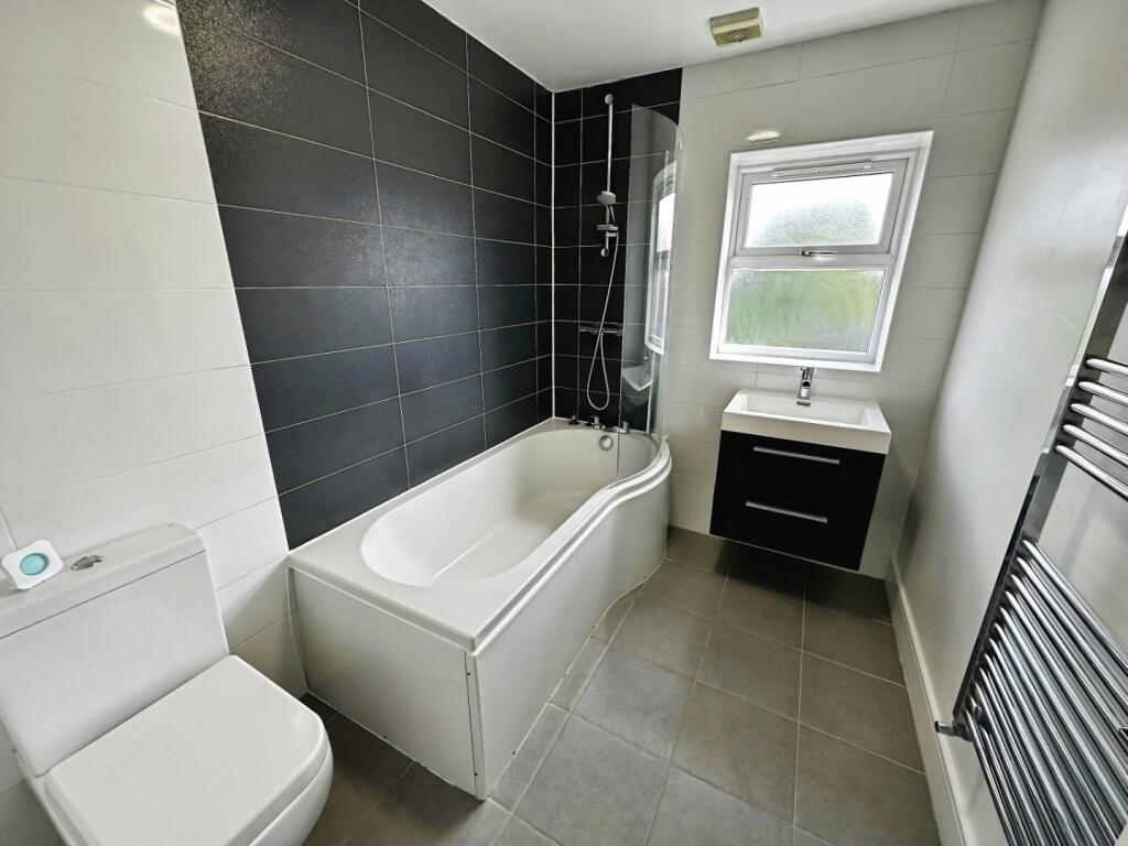 pbox-bathroom-333217.jpeg