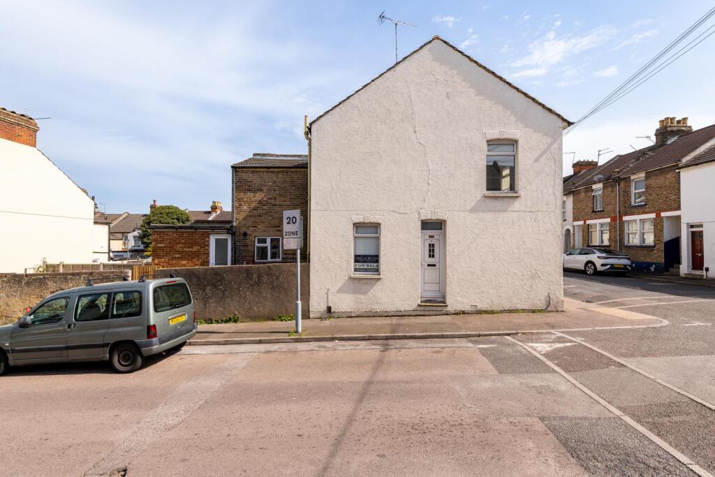 3 Bedroom Terraced for Sale