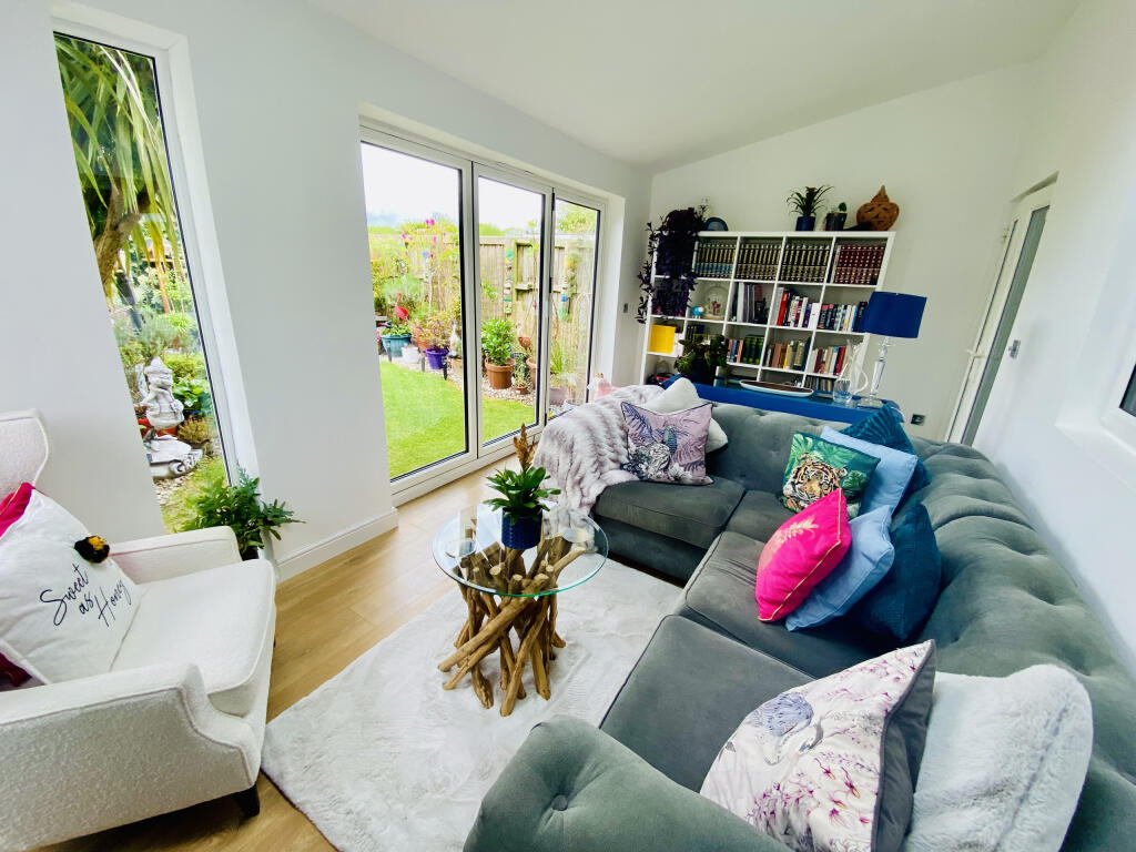 hillcrest garden room 2 