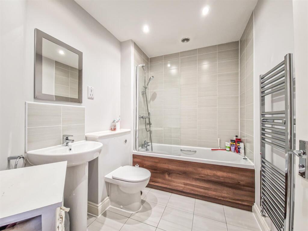 modern bathroom-w.c