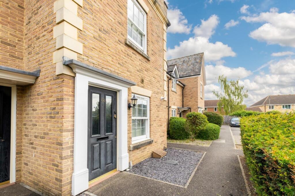 53 Cobb Close-2.JPG