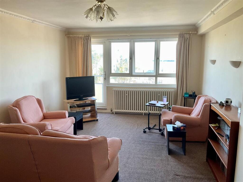 lounge.jpg