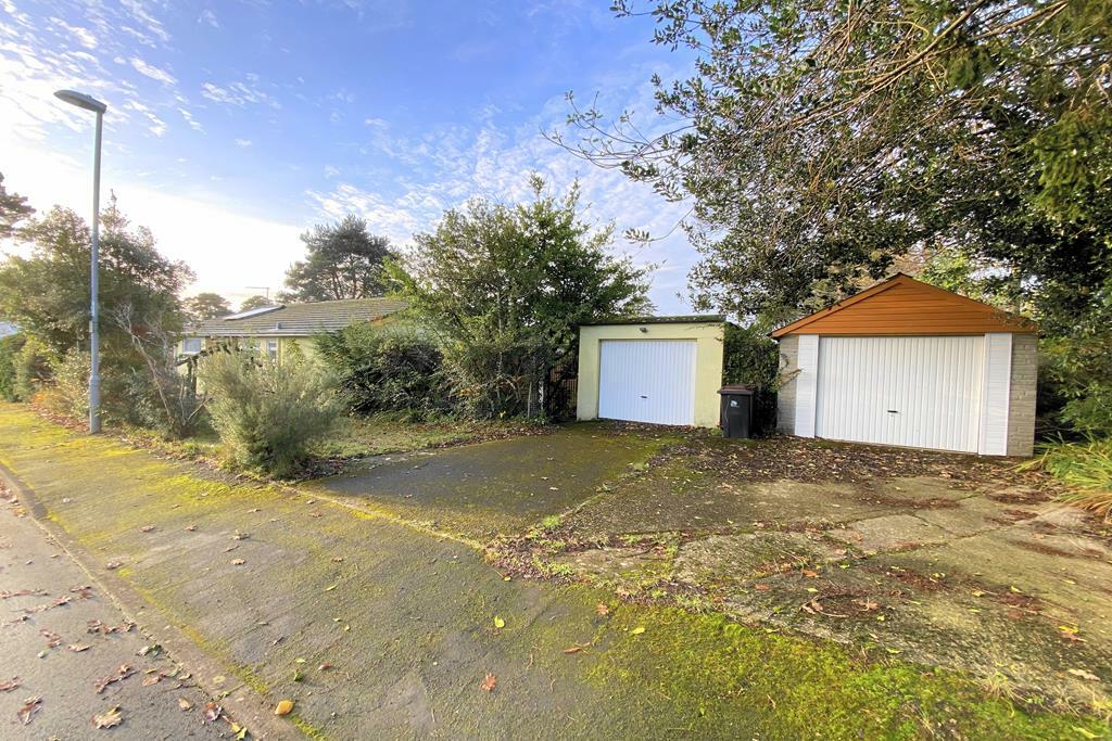 2 Garages